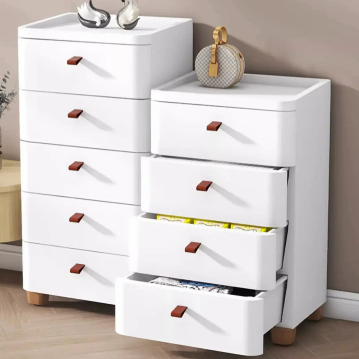 Simplistic White Dresser Chest with Five Drawers Image - 8