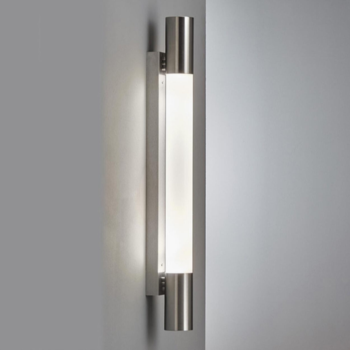 Sleek Cylinder LED Bathroom Vanity Mirrors Light Image - 13