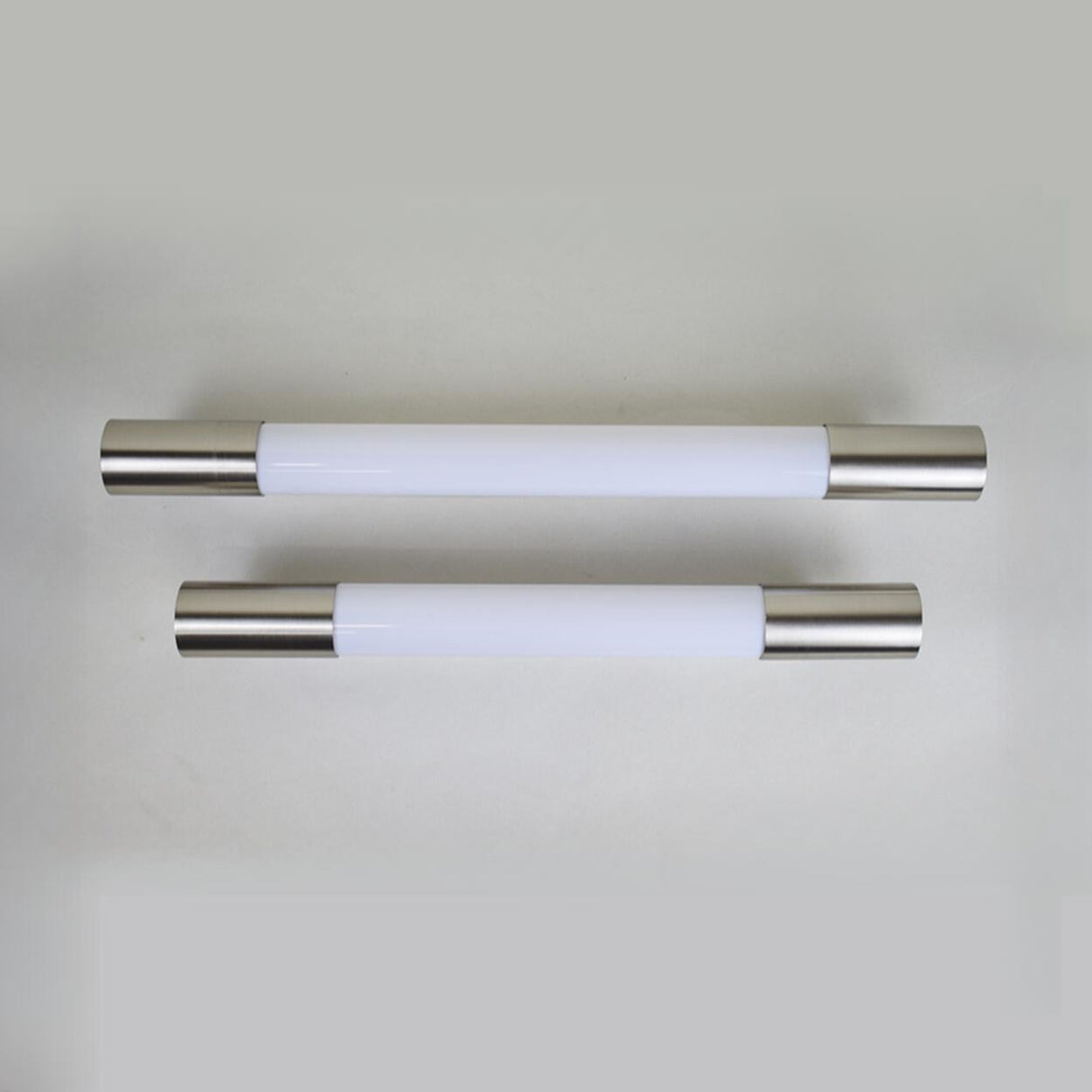 Sleek Cylinder LED Bathroom Vanity Mirrors Light Image - 15