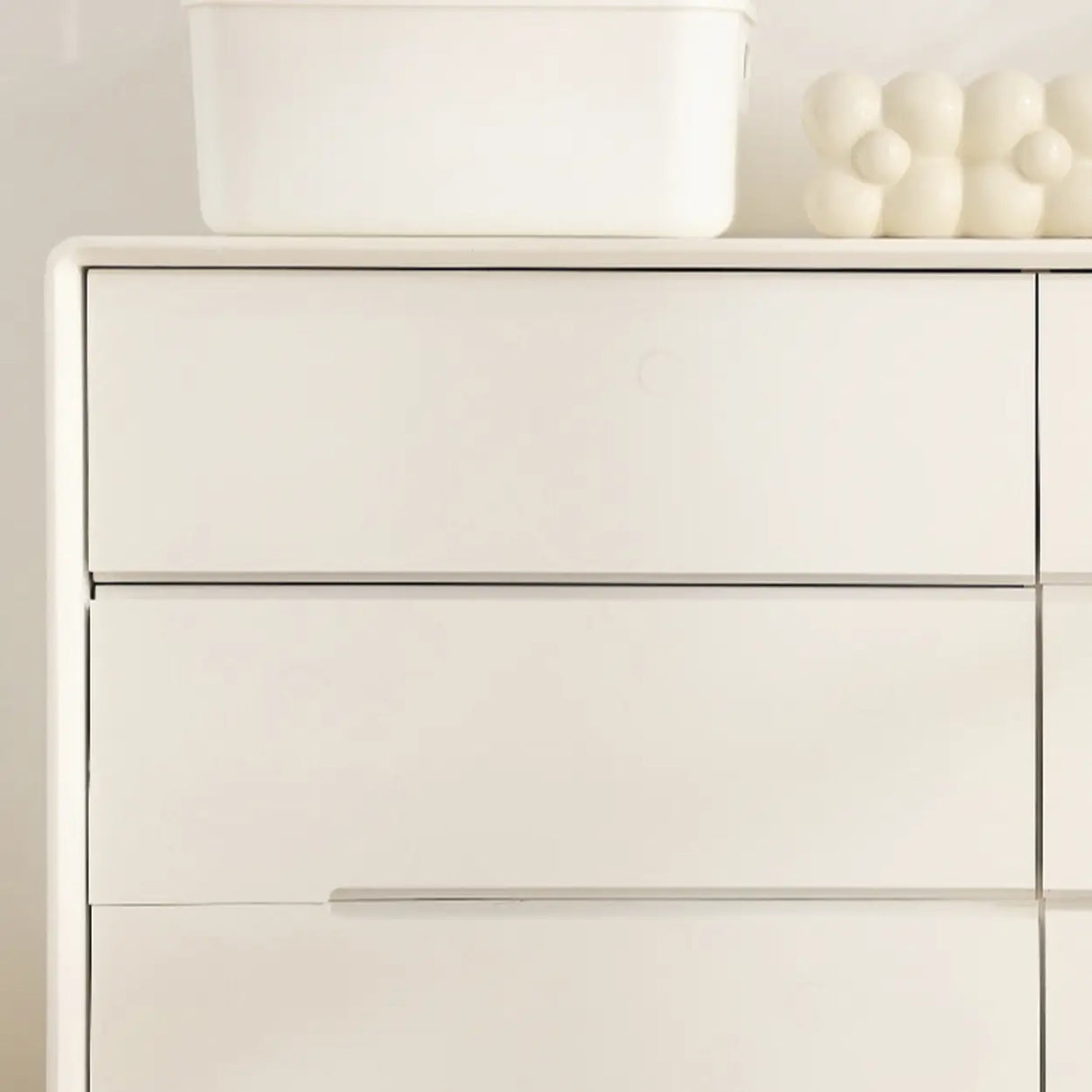 Sleek White Finish Wood 8-Drawer Storage Dresser Image - 10