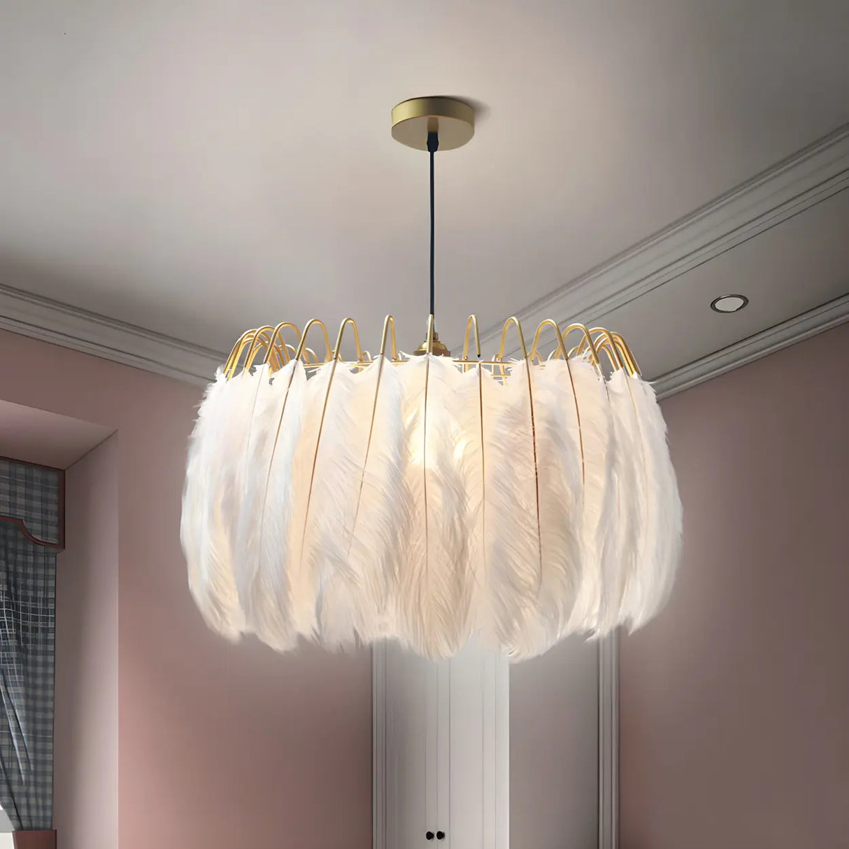 Small Elegant White Feather-Shaped Pendant Light Image - 1