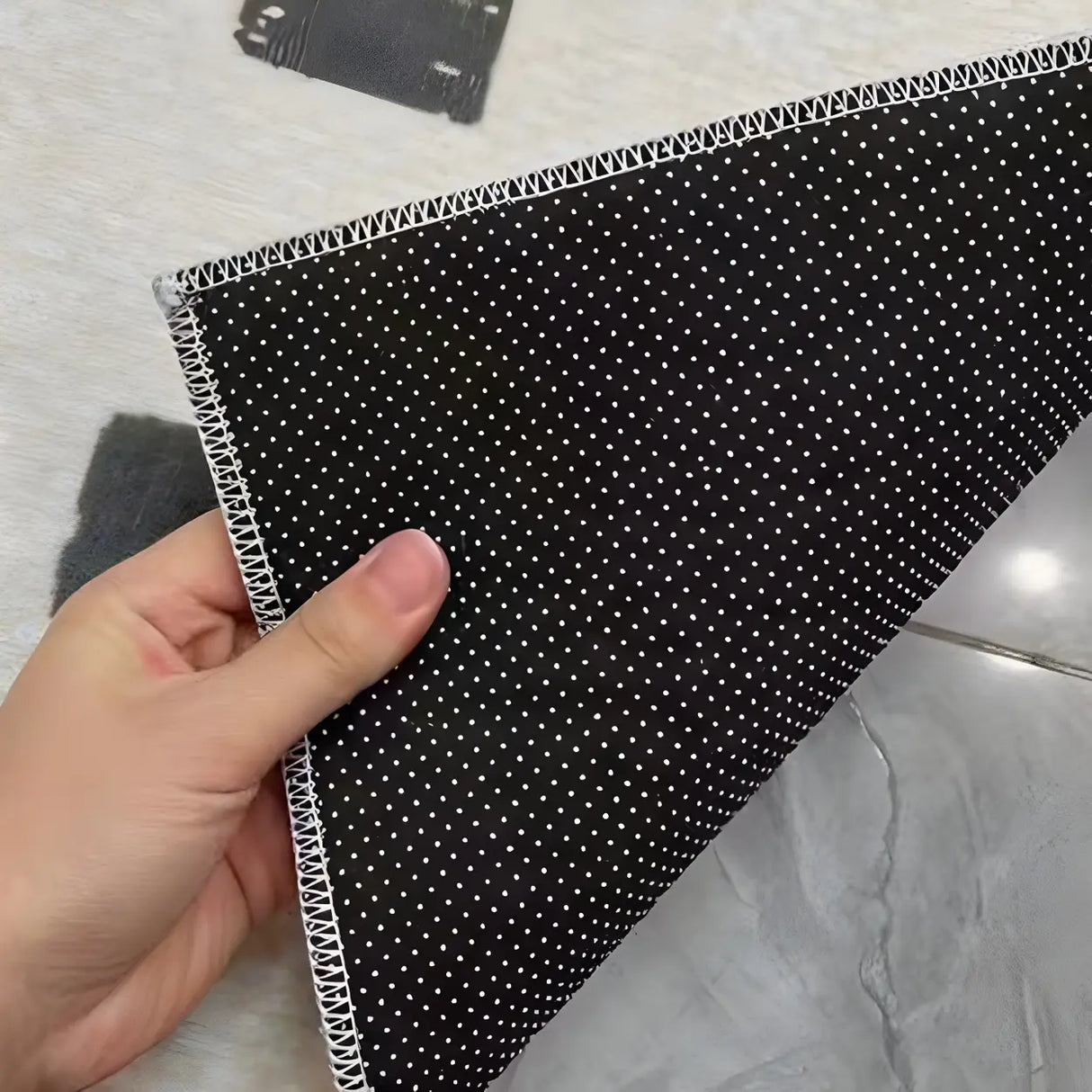 Solid Color Gray Modern Rectangular Polyester Area Rug Image - 6