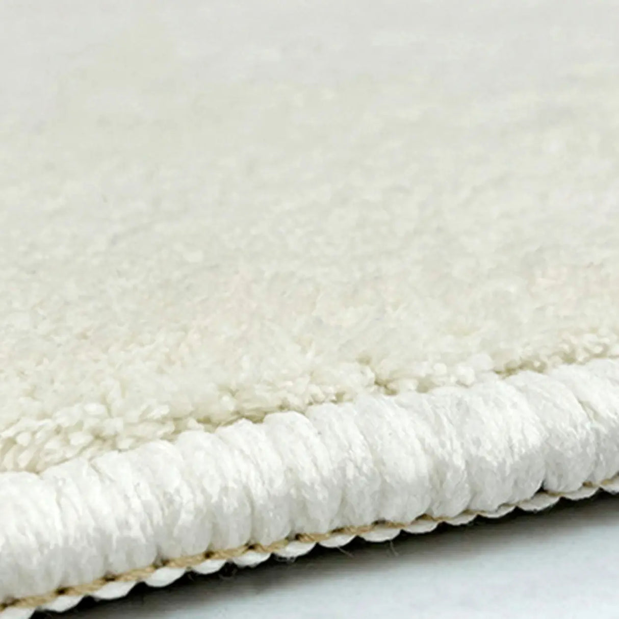 Stylish Geometric Pattern Polypropylene Peach Area Rug Image - 6