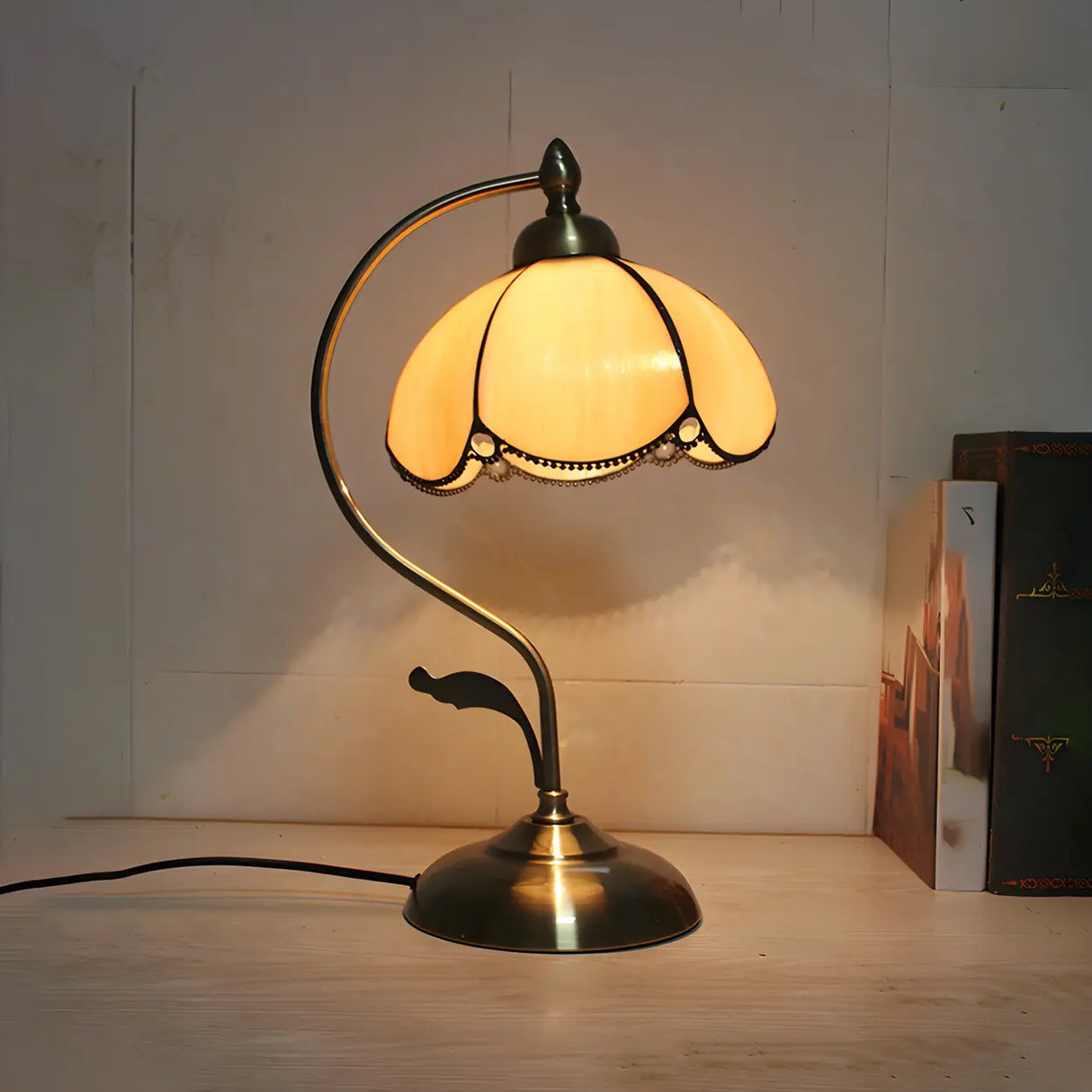 Tiffany Floral Curved Brass Table Lamp Multi-Color 1 Bulb Image - 13