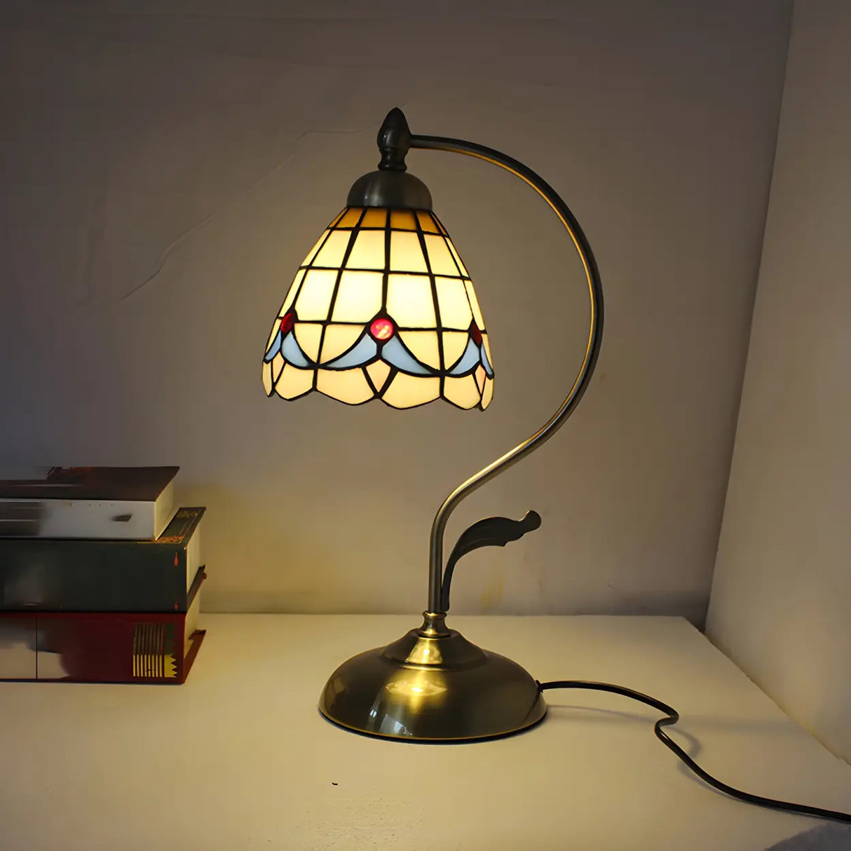 Tiffany Floral Curved Brass Table Lamp Multi-Color 1 Bulb Image - 16