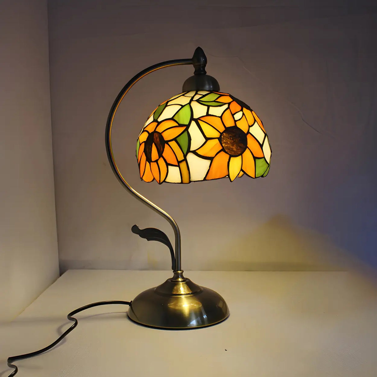 Tiffany Floral Curved Brass Table Lamp Multi-Color 1 Bulb Image - 4