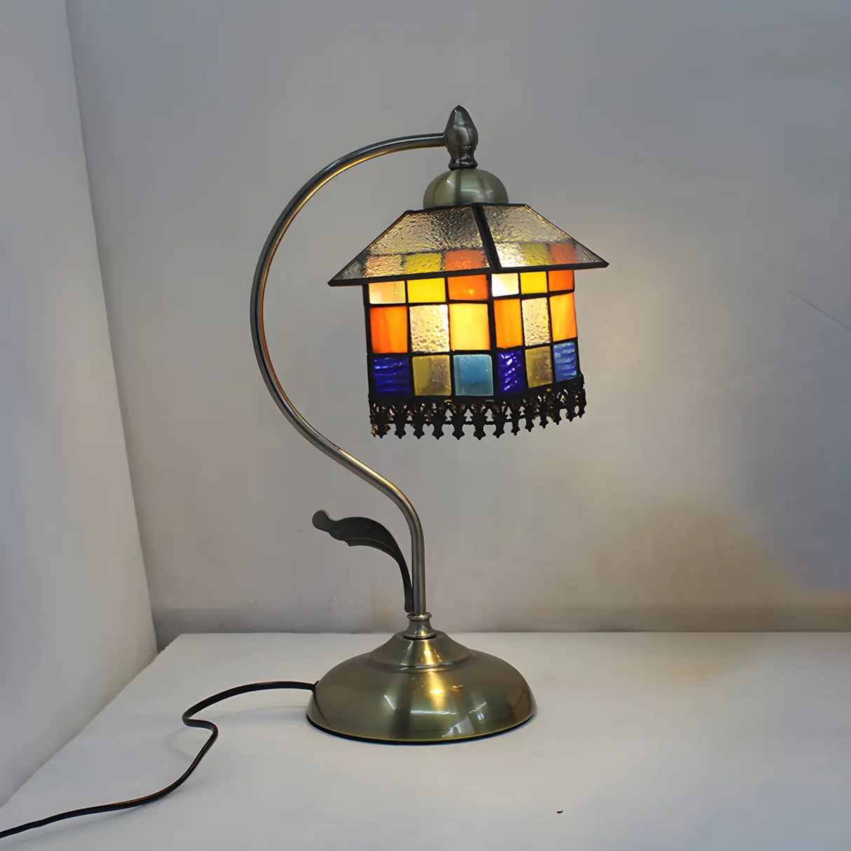 Tiffany Floral Curved Brass Table Lamp Multi-Color 1 Bulb Image - 9