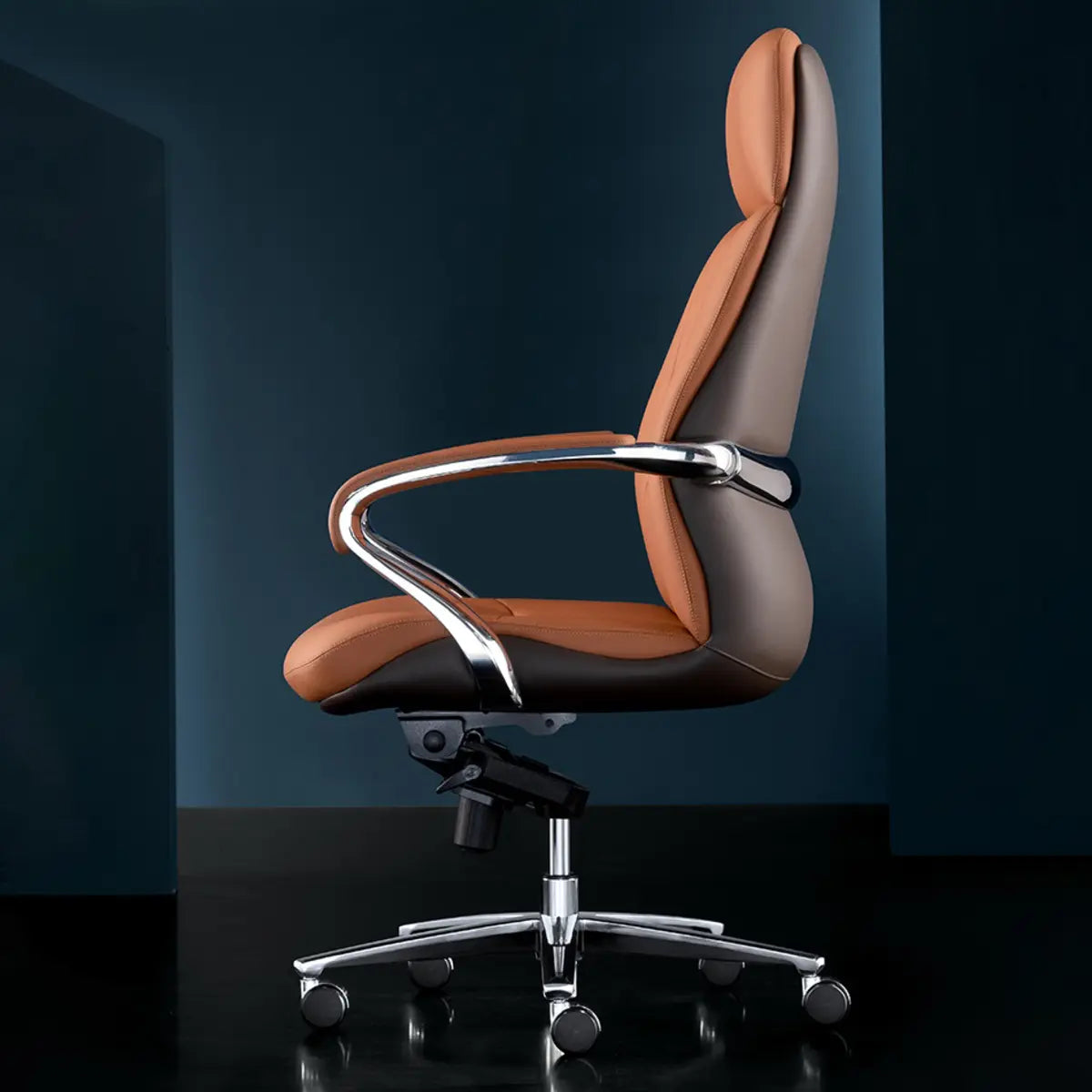 Tilt Mechanism Brown Executive Leather Swivel Office Chair Image - 4