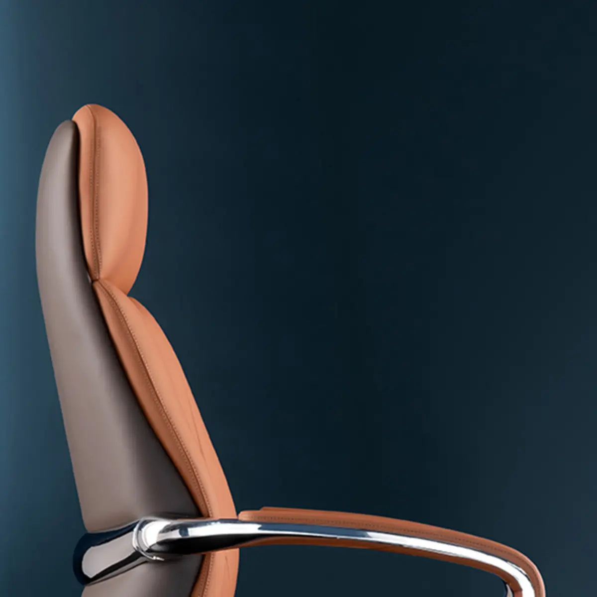 Tilt Mechanism Brown Executive Leather Swivel Office Chair Image - 7