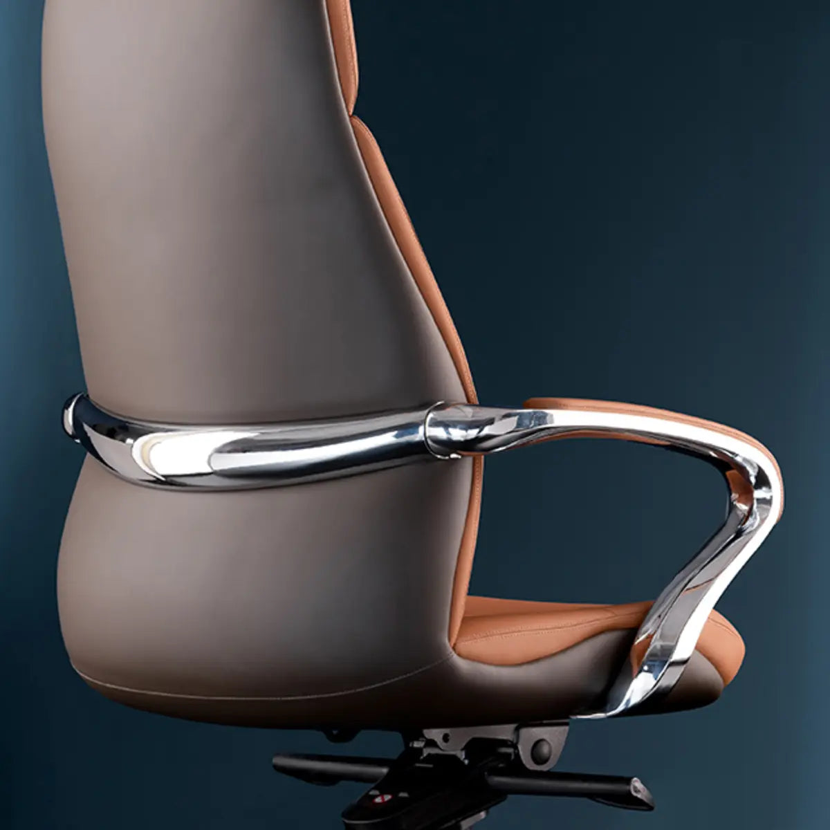 Tilt Mechanism Brown Executive Leather Swivel Office Chair Image - 9