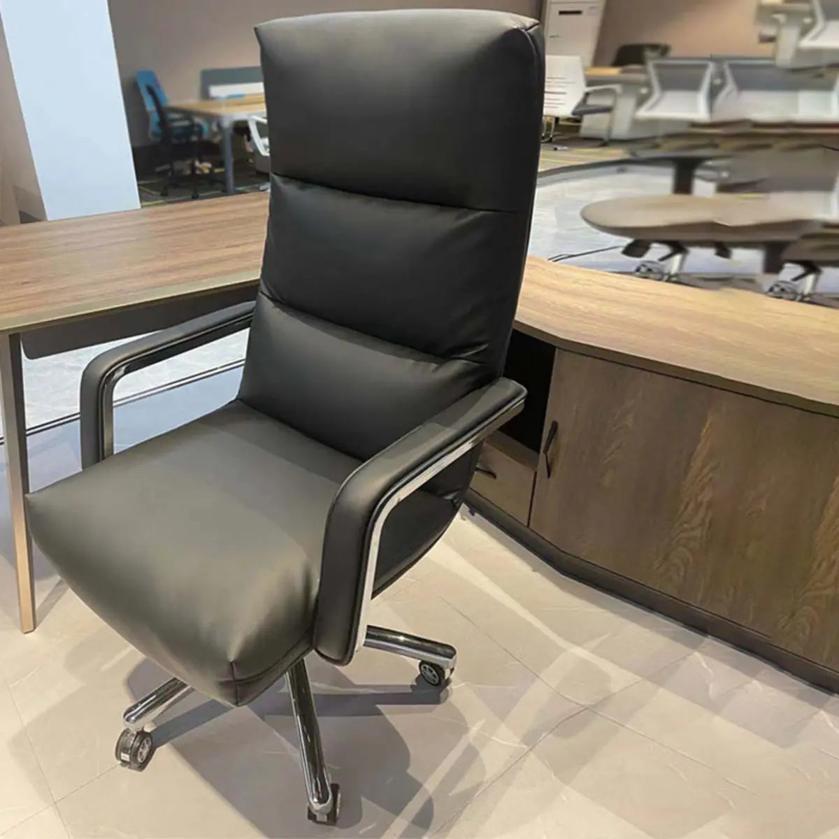 Tilt Swivel Ergonomic Leather Task Office Chair with Wheels Image - 1