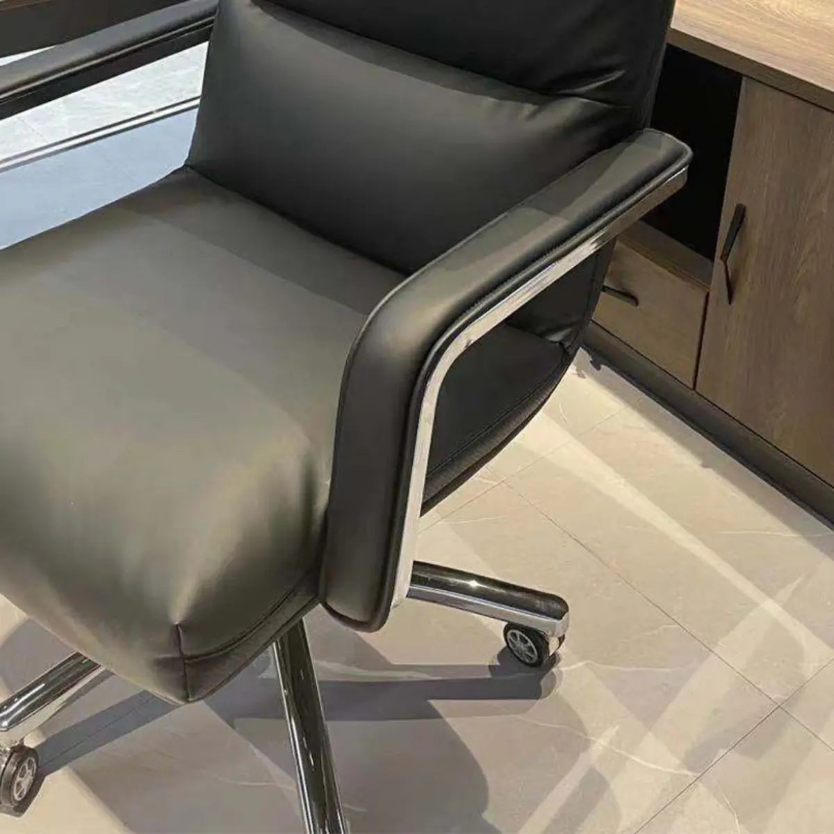 Tilt Swivel Ergonomic Leather Task Office Chair with Wheels Image - 8