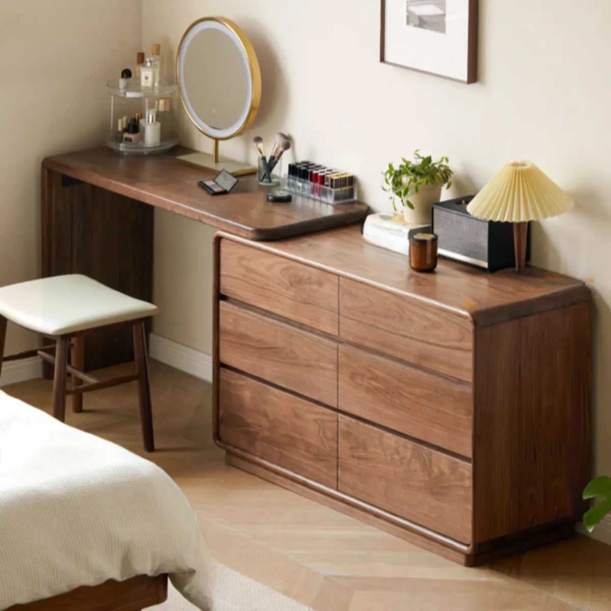 Traditional Bedroom Natural Wood Drawer Makeup Vanity Image - 10