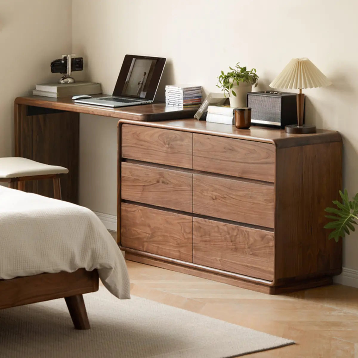 Traditional Bedroom Natural Wood Drawer Makeup Vanity Image - 17