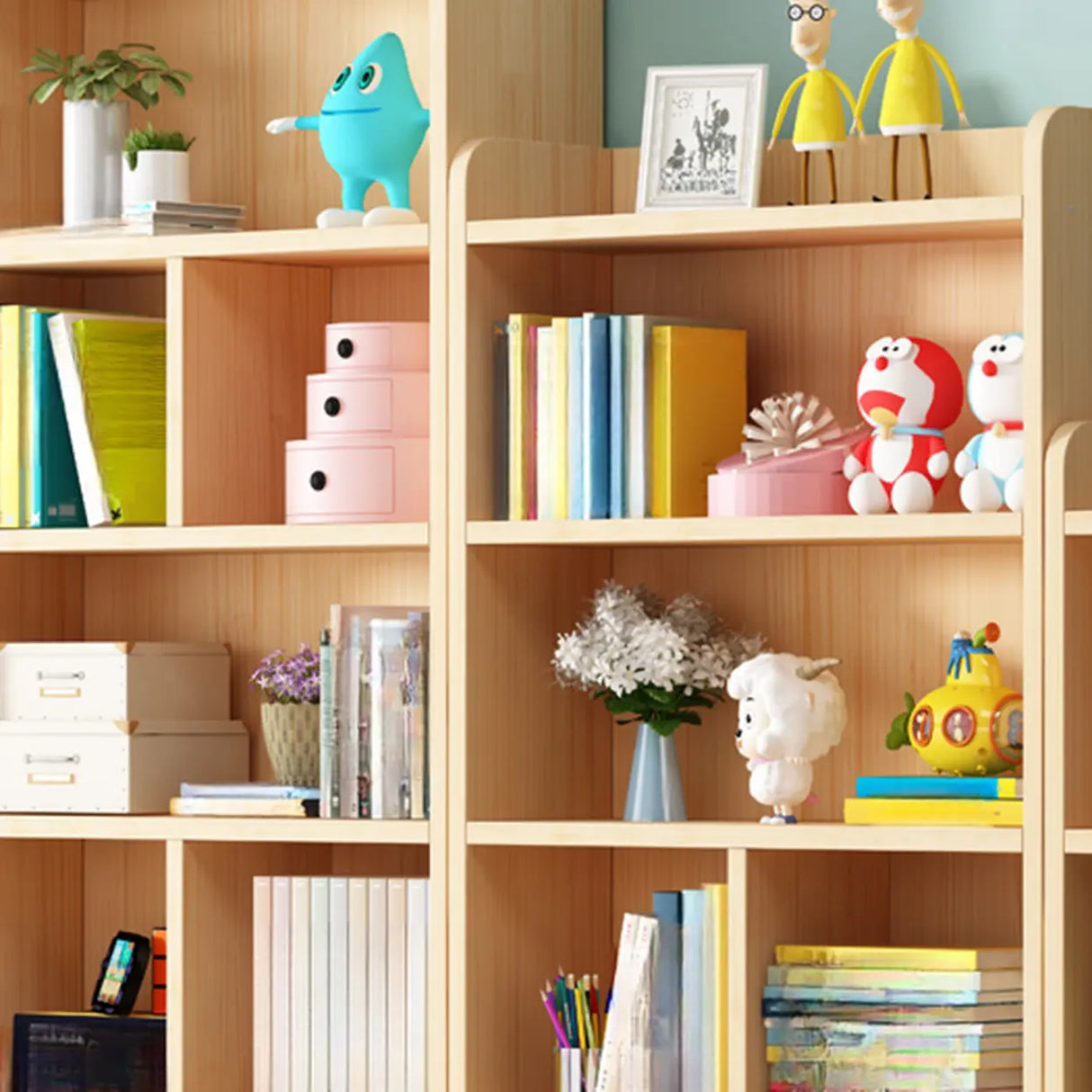 Traditional Closed Wood Vertical Oak Bookcase Image - 13