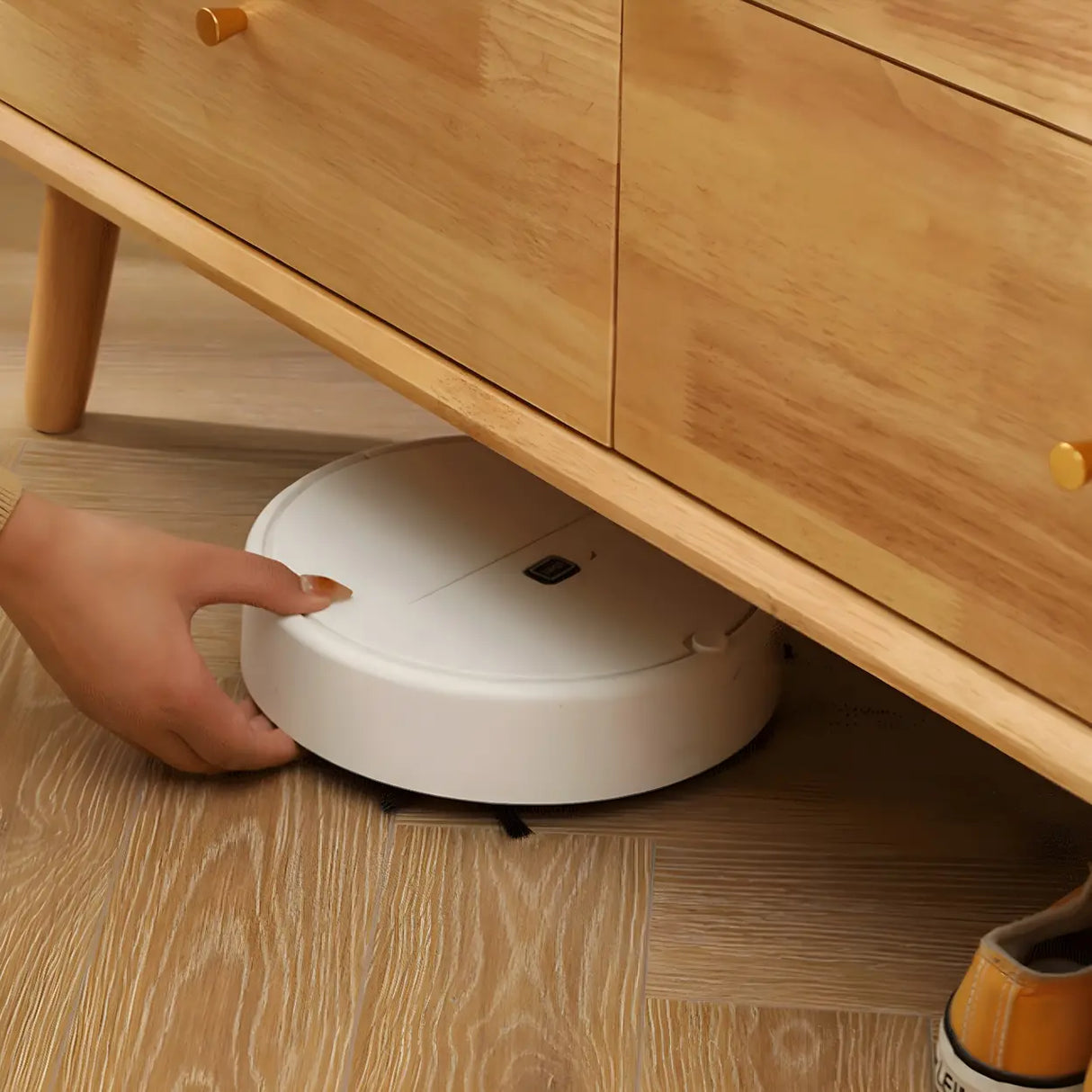 Traditional Natural Finish Wooden Drawer Dresser Image - 16