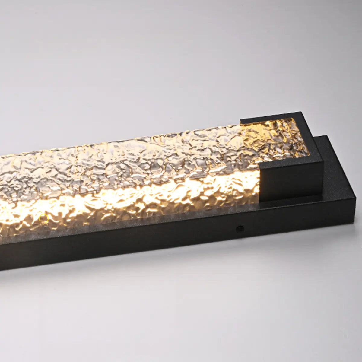 Trendy Geometric Steel Outdoor LED Wall Light Black Image - 12