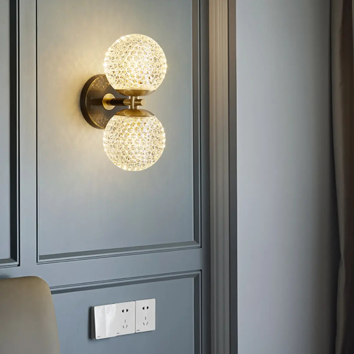 Trendy Globe Crystal Indoor 2-Bulb Ambient Wall Light Image - 8