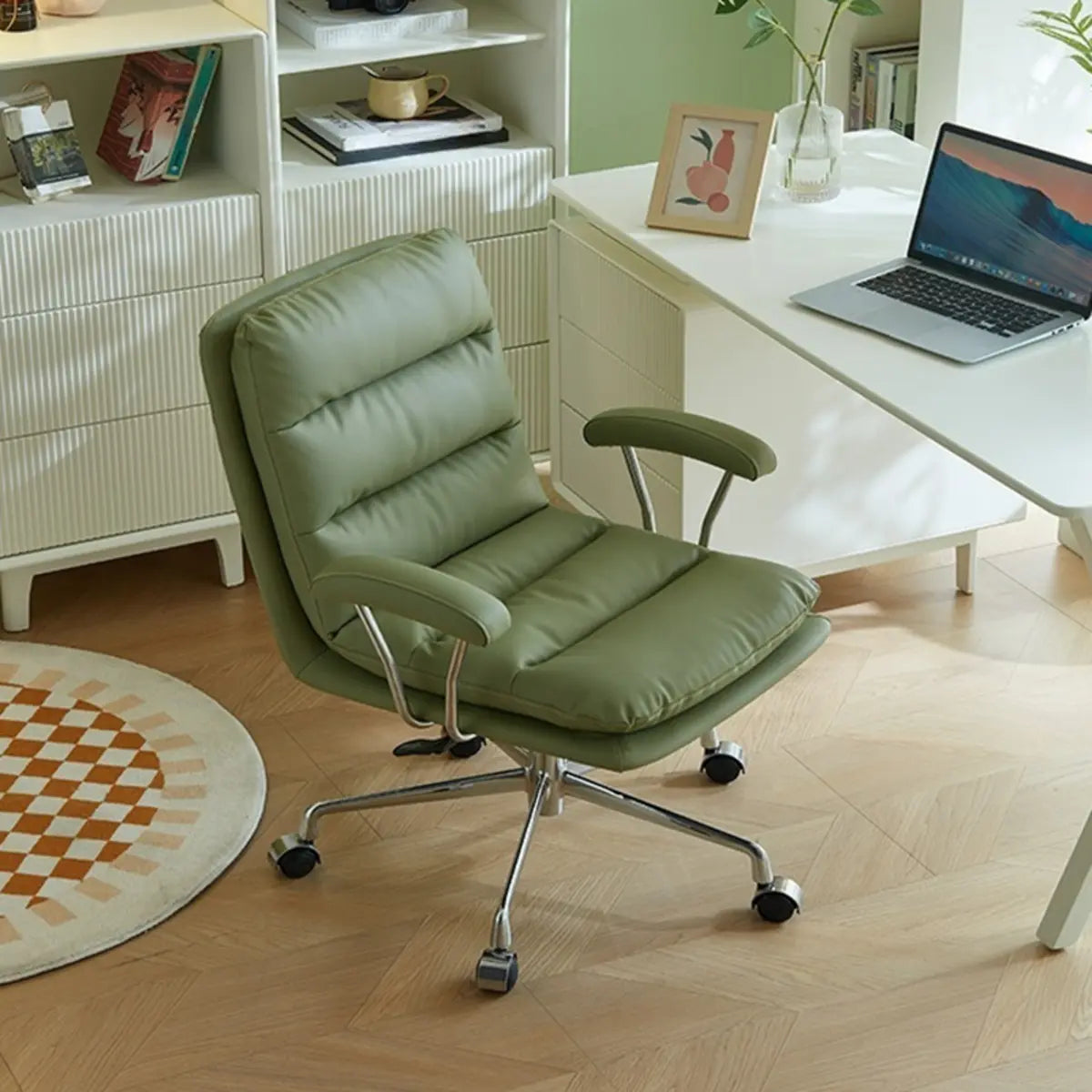 Trendy Green Aluminum Frame Swivel Tilt Lock Office Chair Image - 14