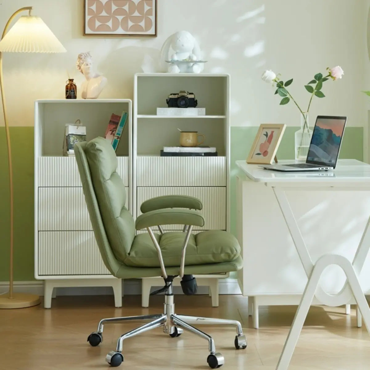 Trendy Green Aluminum Frame Swivel Tilt Lock Office Chair Image - 3