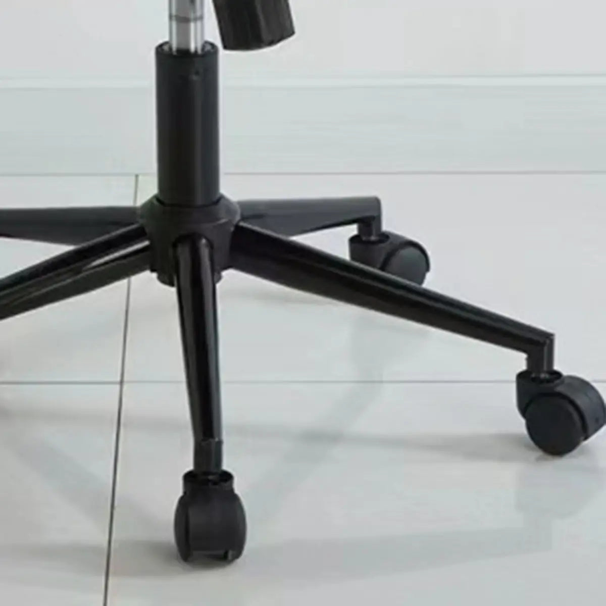 Trendy Tufted Leather Swivel Tilt Office Chair with Arms Image - 11