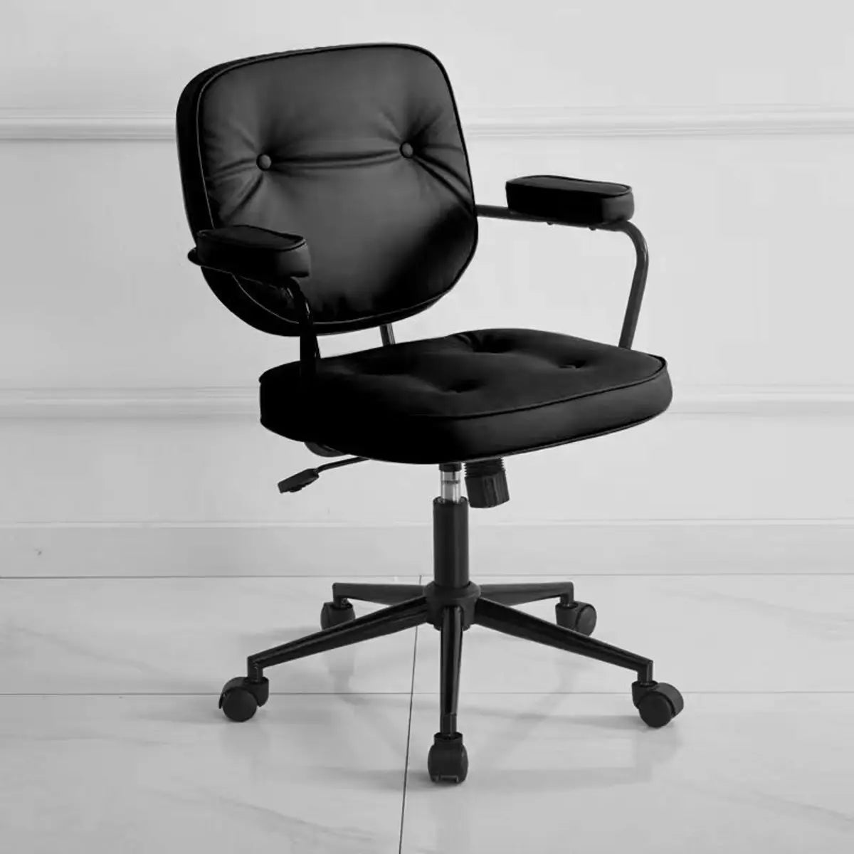 Trendy Tufted Leather Swivel Tilt Office Chair with Arms Image - 2