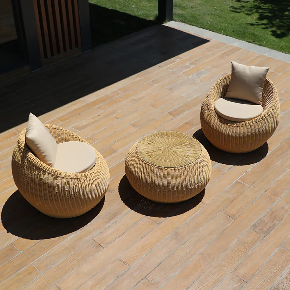 Unqiue Natural Beige Outdoor Curved Rattan Sofa Set Image - 7