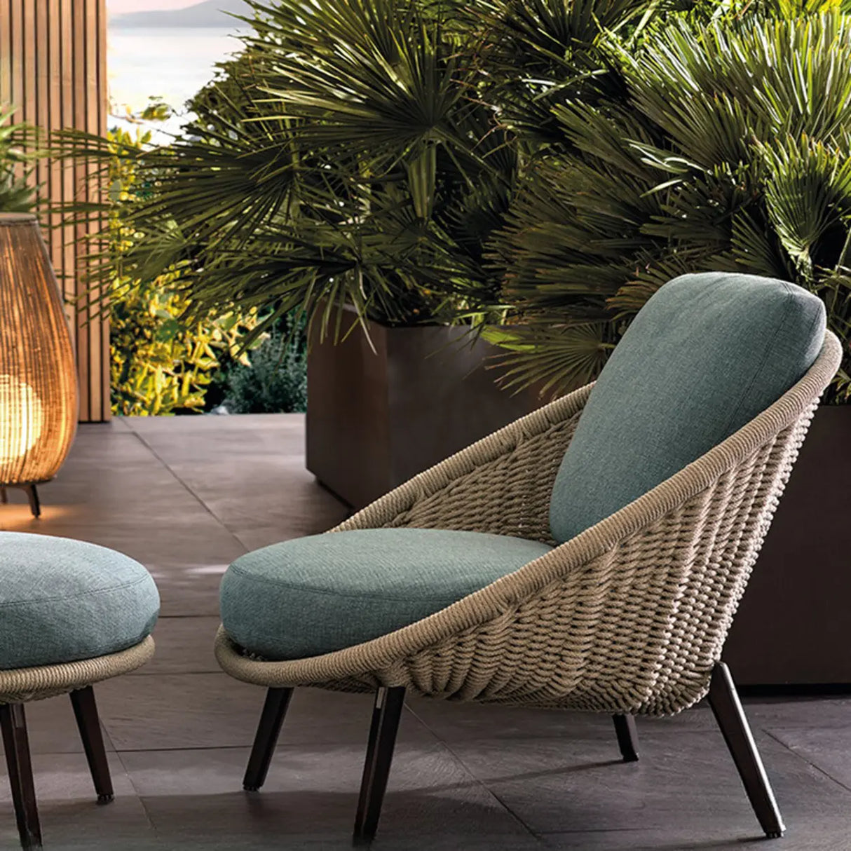 UV Resistant Cream Gray Outdoor Round Wicker Patio Sofa Image - 1