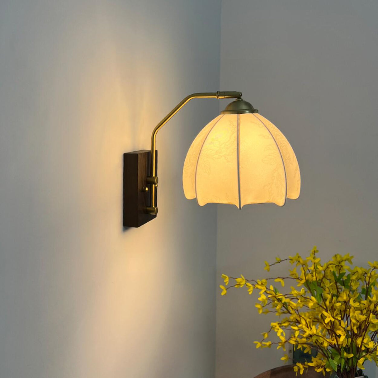 Vintage Black Metal Mount Flower Fabric Wall Sconce Image - 3