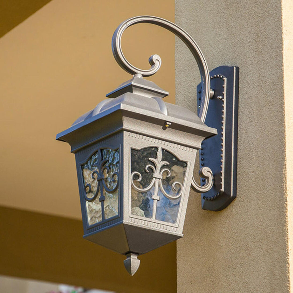 Vintage Bronze Outdoor Wall Lantern Sconce Image - 10