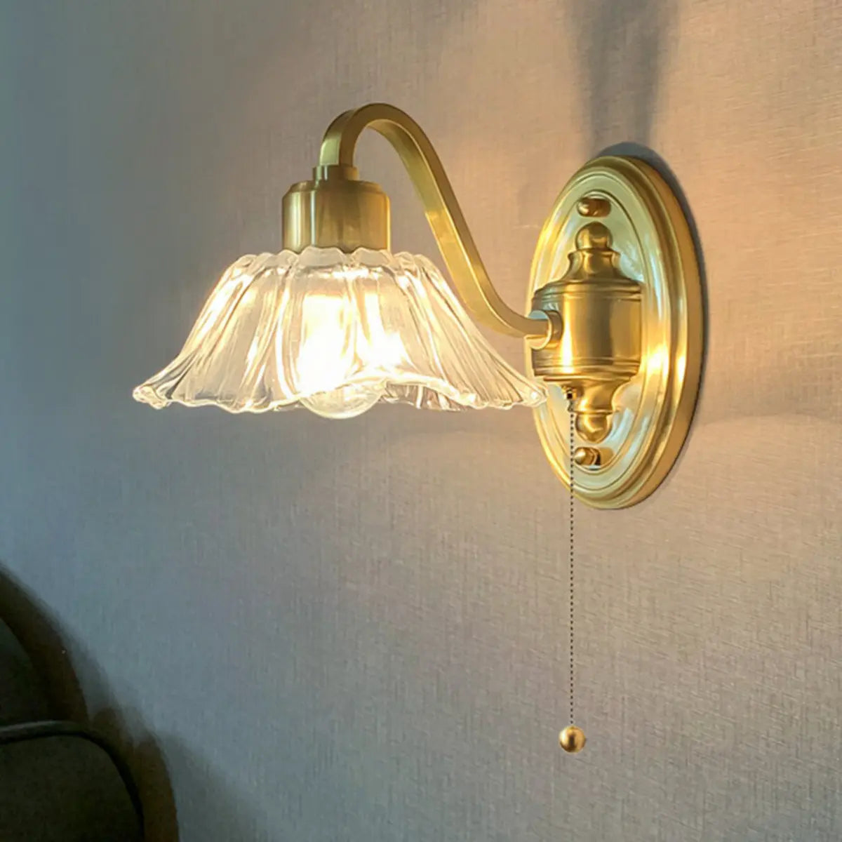 Vintage Clear Floral Glass and Brass Vanity Light Image - 6