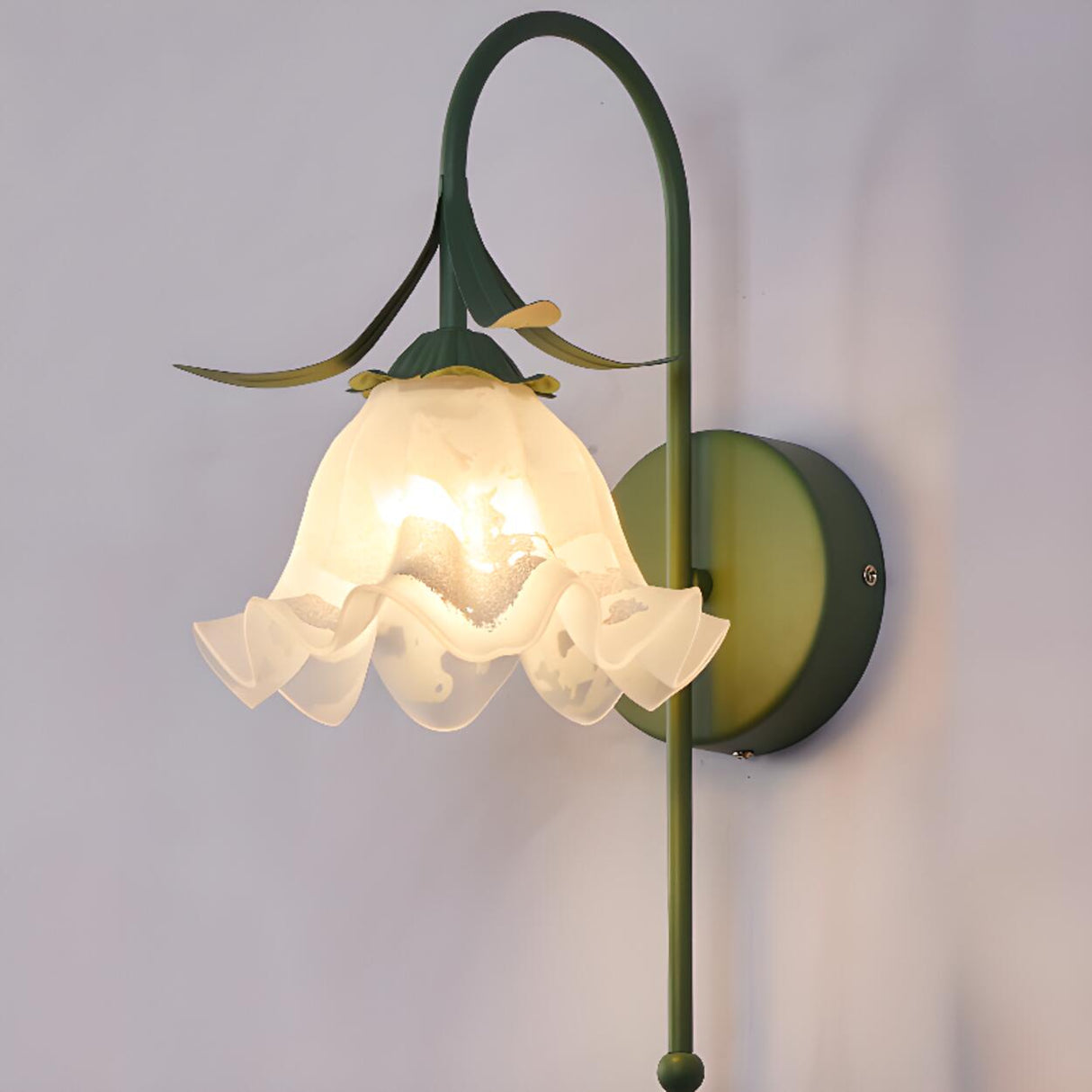 Vintage Design Green Floral Wall Sconce Image - 2