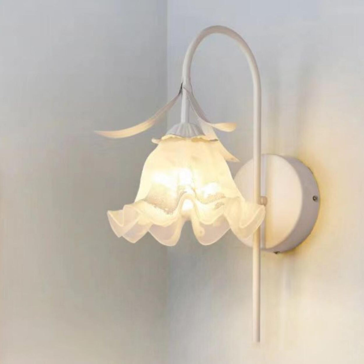 Vintage Design Green Floral Wall Sconce Image - 8