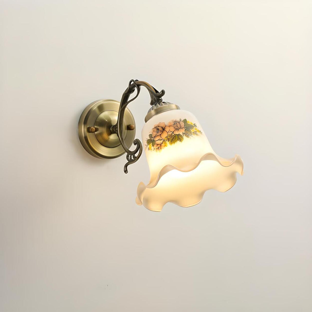 Vintage Floral Pattern Glass Shade Gold Wall Sconce Image - 2