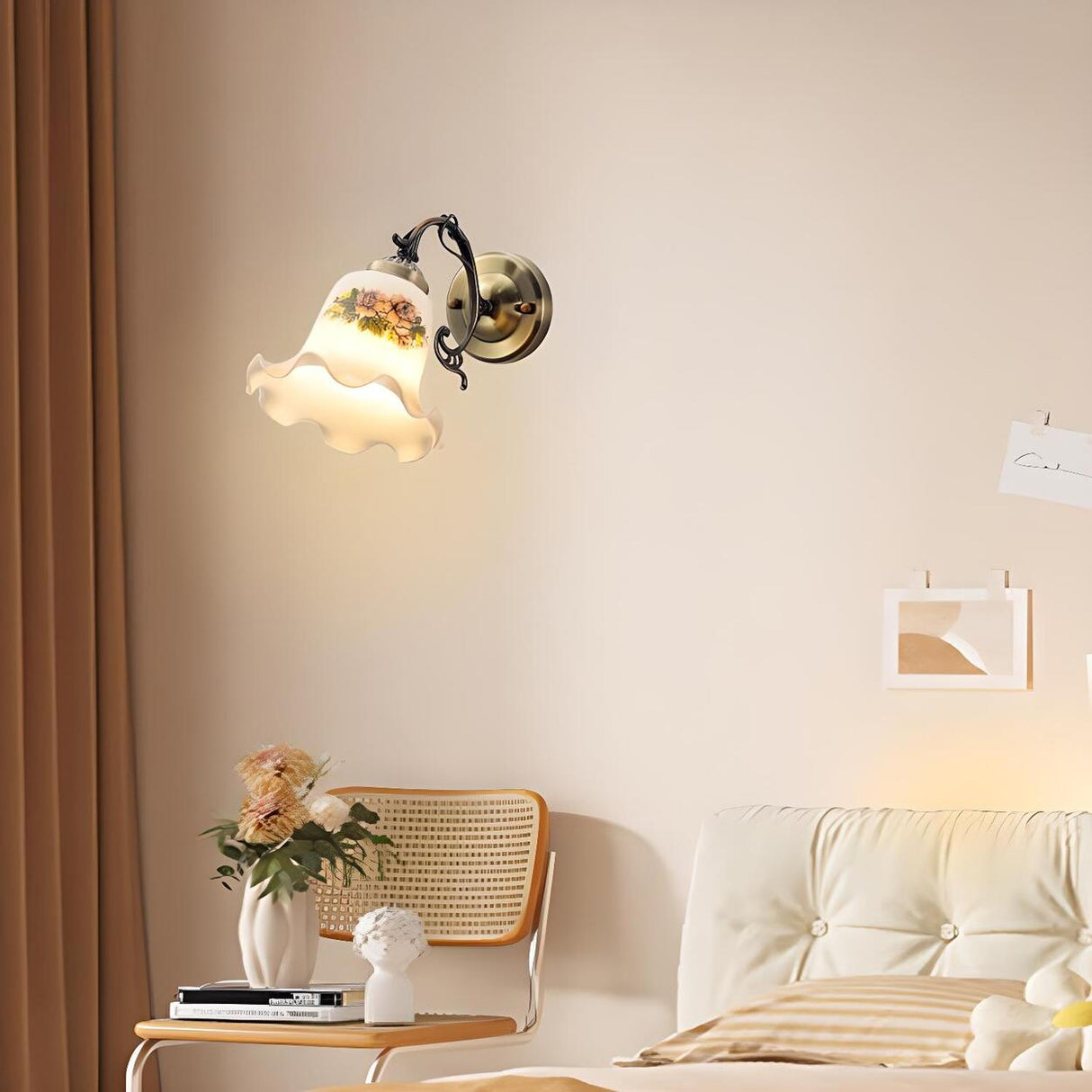 Vintage Floral Pattern Glass Shade Gold Wall Sconce Image - 3