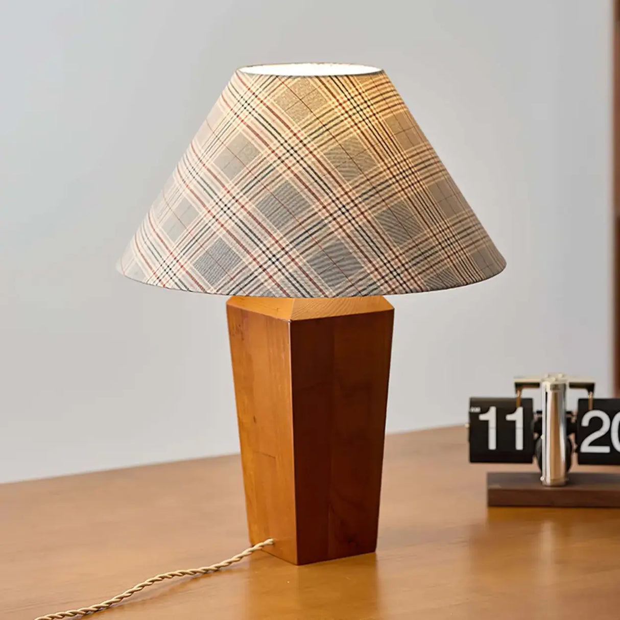 Vintage Rustic Plaid Cone Shade Walnut Wood Base Table Lamp Image - 5