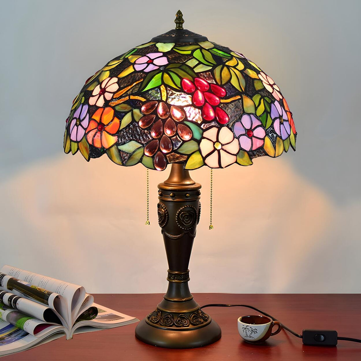 Vintage Tiffany Dome Stained Glass Shade Table Lamp Image - 15