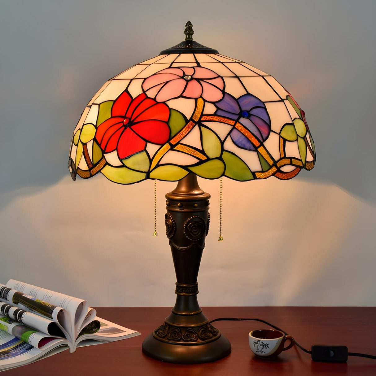 Vintage Tiffany Dome Stained Glass Shade Table Lamp Image - 3
