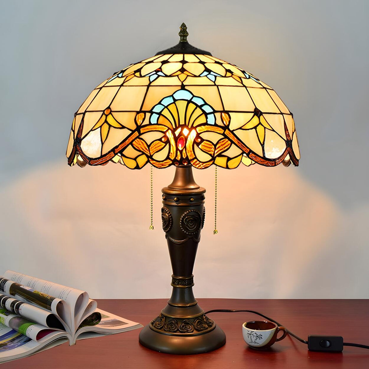 Vintage Tiffany Dome Stained Glass Shade Table Lamp Image - 7