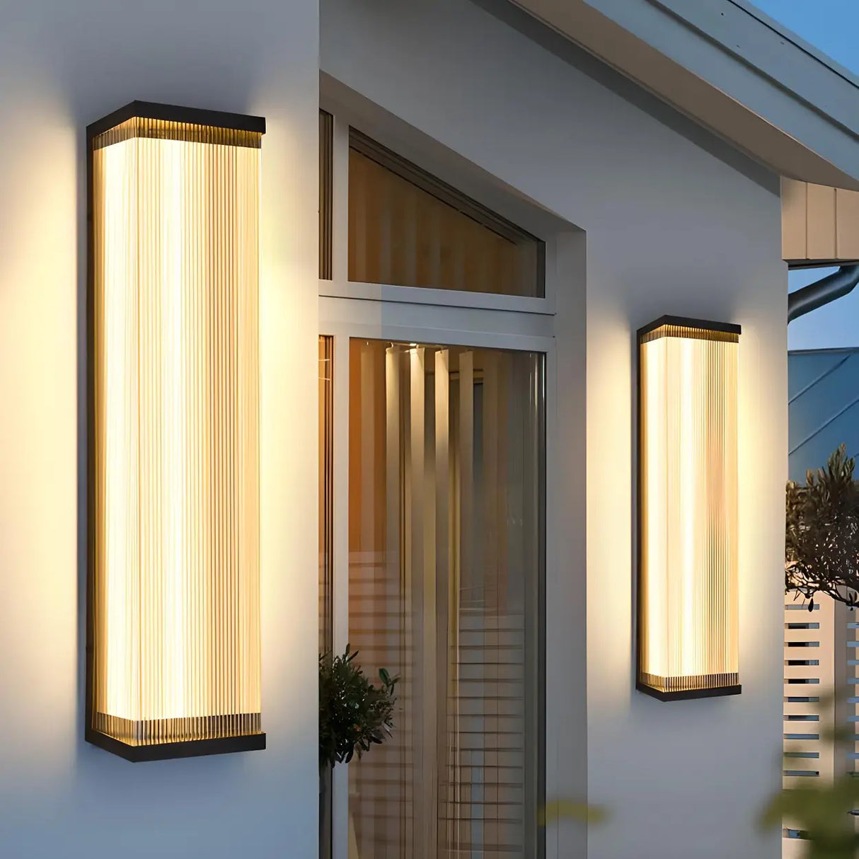 Waterproof Modern Rectangular Metal Outdoor Wall Light Image - 1