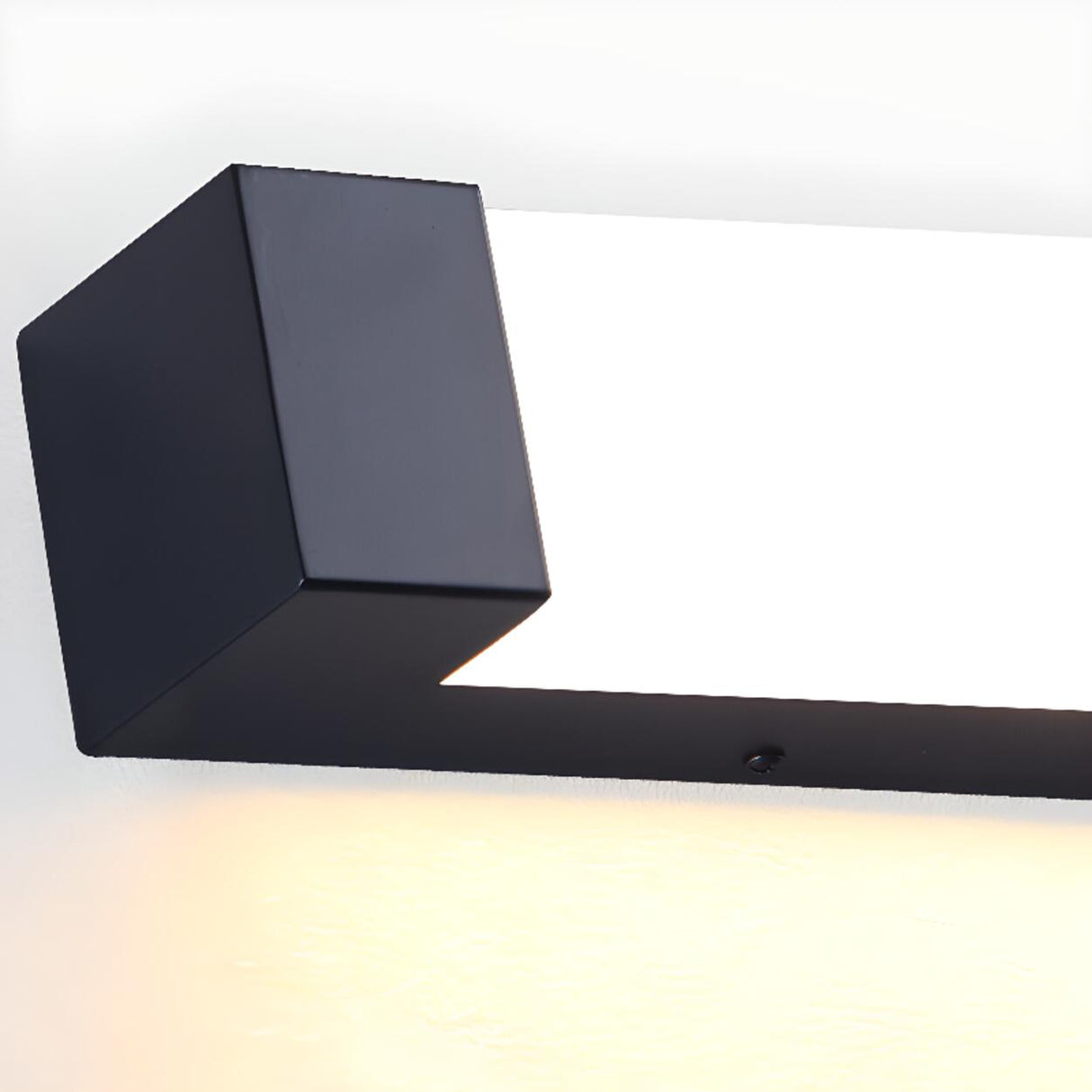 Waterproof Vertical Metal LED Outdoor Wall Sconce Image - 20