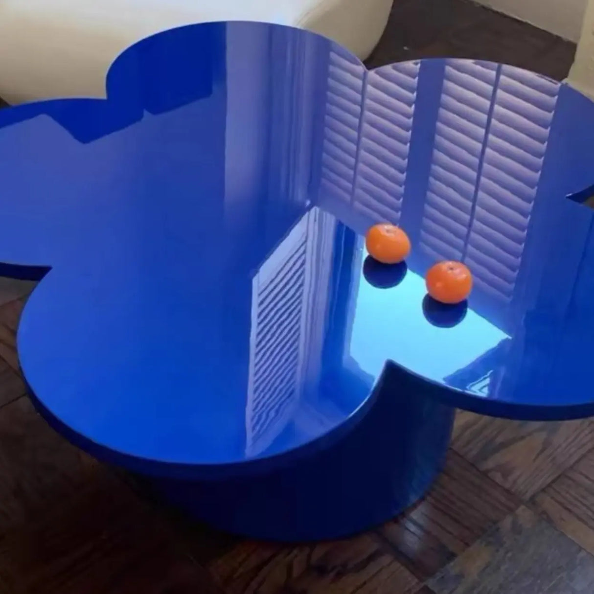 White Wooden Free Form Flower Shape Coffee Table Image - 6