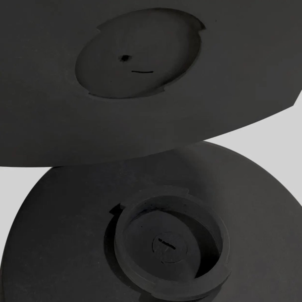 Wooden Round-Shaped Outdoor Patio Coffee Table Image - 12