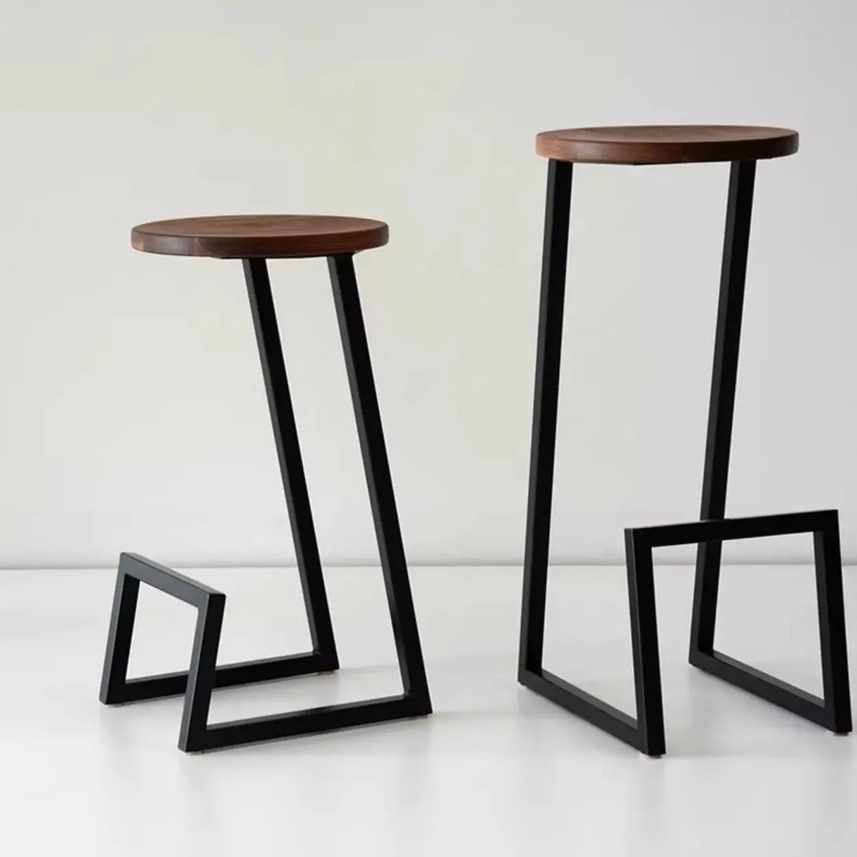 Wooden Round Unique Iron Sled Base Backless Bar Stool Image - 4