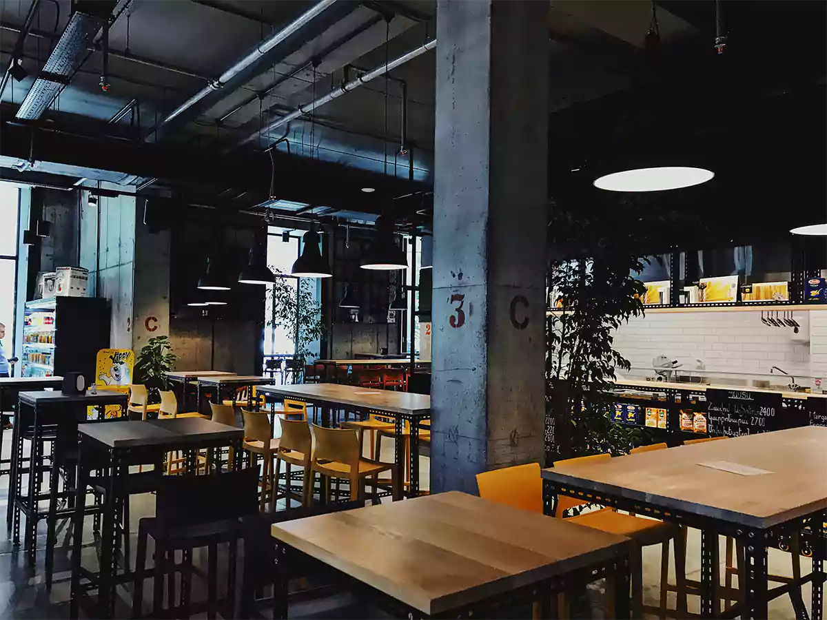 Bistro Table vs Pub Table: The Ultimate Guide for Your Business