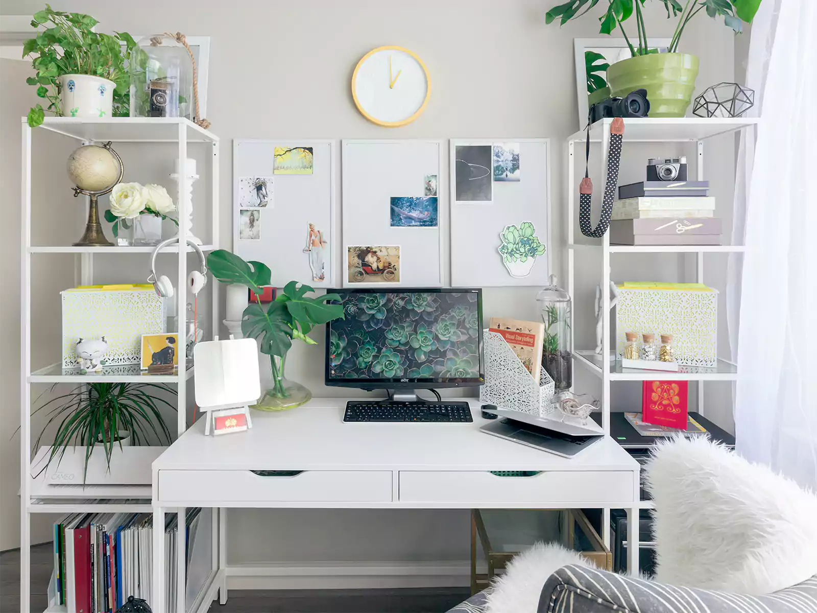 Bookshelf Ideas for Small Spaces