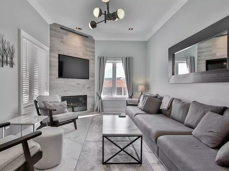 Living Room Mirror Setting