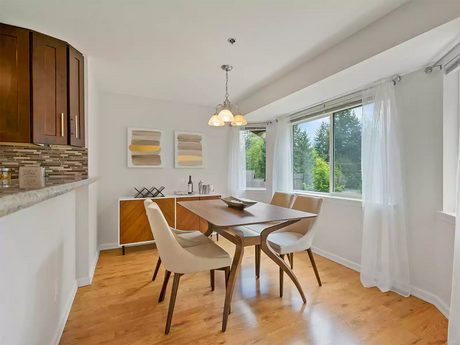 Leg Dining Table