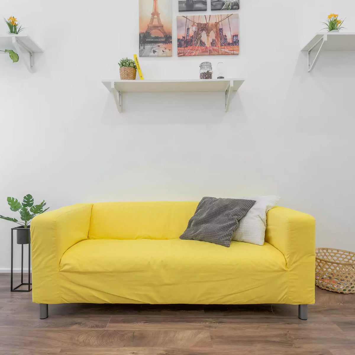 How to Choose the Perfect Sofa for a Small Living Room in 2026 – Homebaa