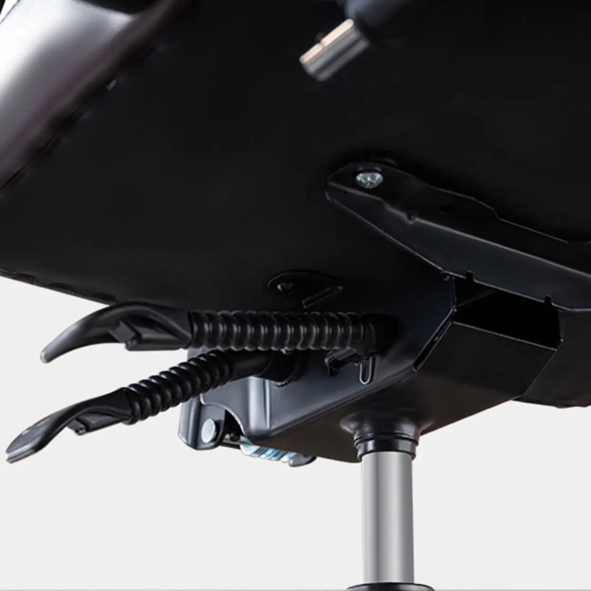 Adjustable Arms Modern Ergonomic Leather Office Chair Image - 10